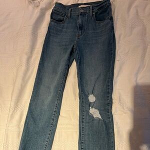 Levi’s straight, high rise straight crop 724